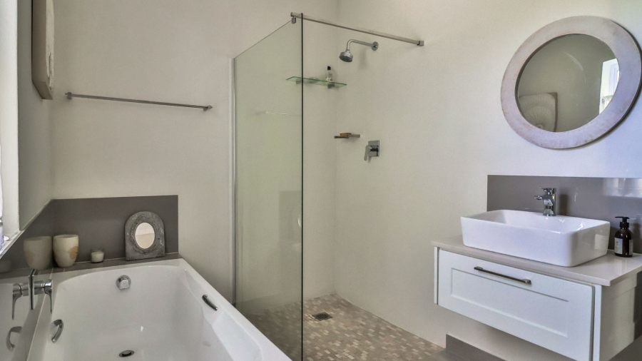 4 Bedroom Property for Sale in Onrus Western Cape